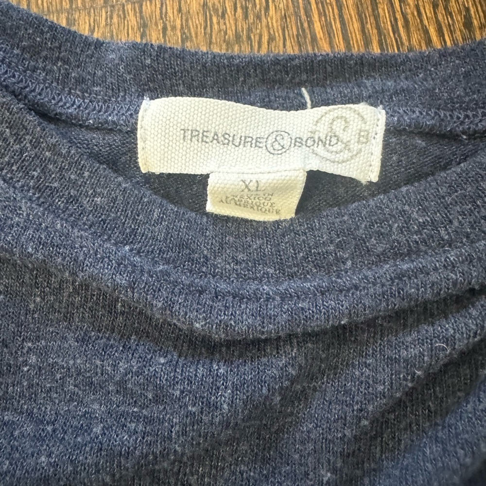 Two toned basic blouse - Picture 2 of 3